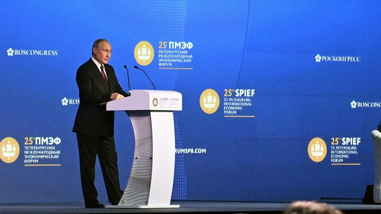 Владимир Путин дал поручение реализовать программу развития Байкальска до 2040 года 