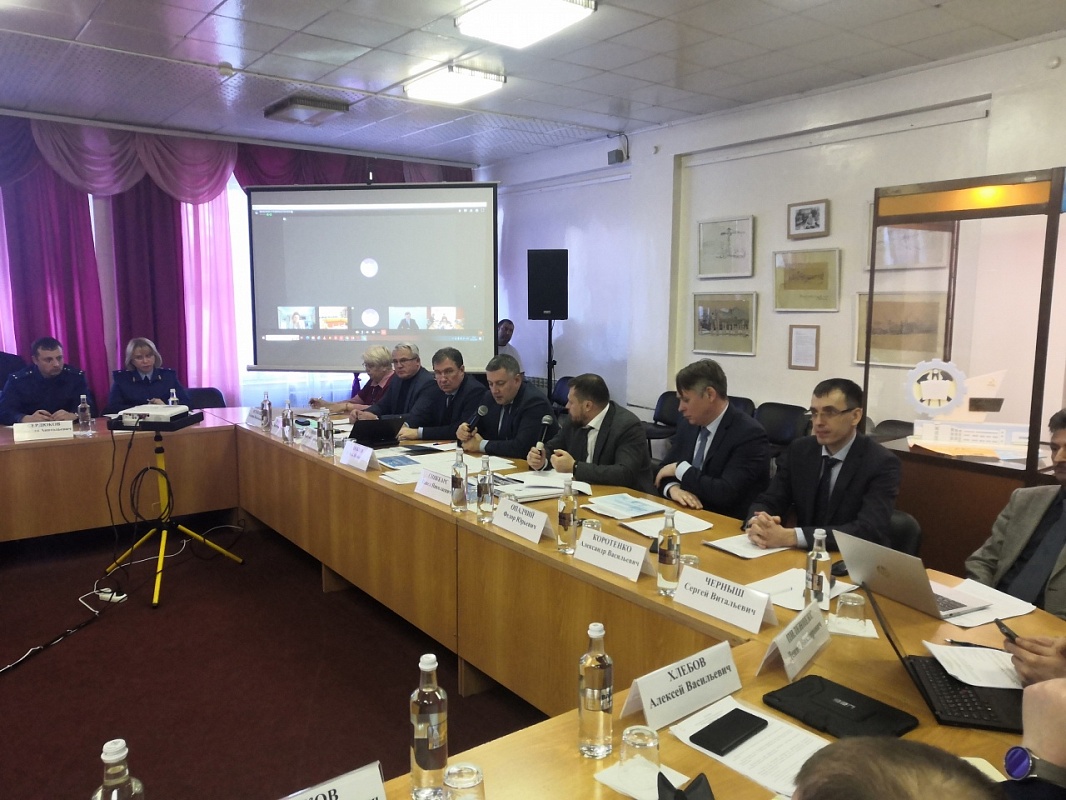 Игорь Кобзев провел совещание по вопросам теплоснабжения Байкальска 