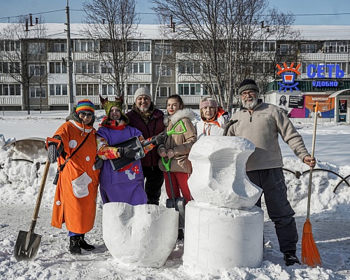 1000 снежных фигур, мастер-классы, эко-ярмарка, карнавальное шествие — в Байкальске завершился фестиваль Снегомэн